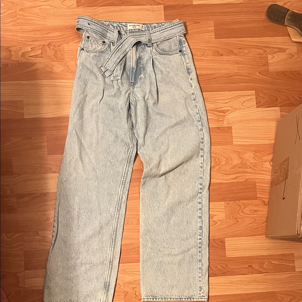 Abercrombie & Fitch The Loose High Rise Jeans Size 24